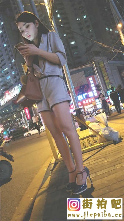 152925j6l2mle8m8lu5vl5.jpg