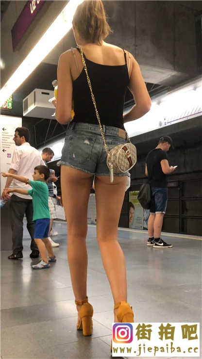 1624326d1562670509_201906_ip8p_model_legs_cheeky_shorts.mp4_000341.932_cr.jpg
