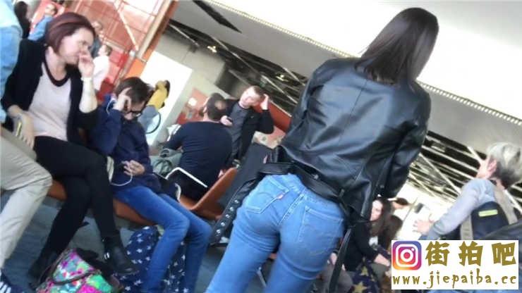 1683073d1580605518_oc_french_airpot_ass_6.jpg