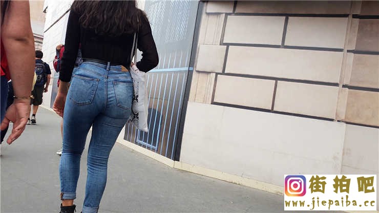 1688838d1581715377_vlcsnap_2020_02_14_22h14m19s237.jpg