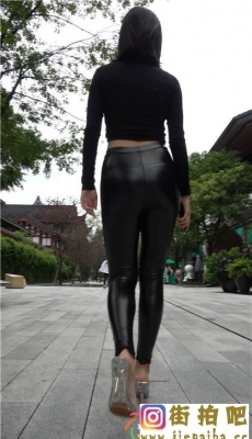 4K-街拍黑色紧绷皮裤透明高跟长腿翘臀美女 第二季[MP4/1.37G]