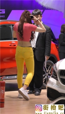 4K-车展现代展厅成熟性感热舞黄色紧裤美女性感翘臀[MP4/1.67G]