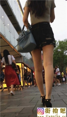 完美曲线短裙长腿美女[970M]