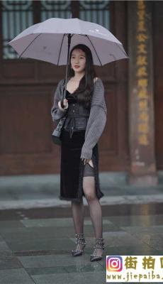 细雨下的黑丝高跟小姐姐 套图+视频[MP4/2.57G]