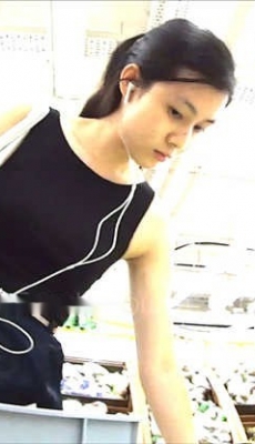 国外超市购物的亚洲年轻美女和少妇 1080P 26部合集[MP4/7.06G]