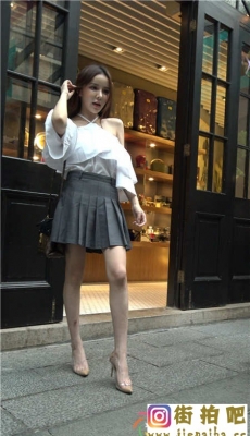 4K-灰色短裙高跟极品纤细美腿美女玩自拍[MP4/897M]