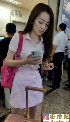 车站拍摄几个性感漂亮小姐姐合集[MP4/2.48G]