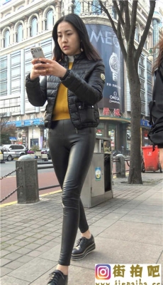 4K-街拍黑色皮衣皮裤好身材纤细长腿漂亮美女[MP4/4.5G]