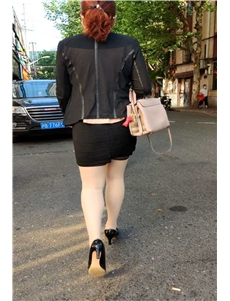 4K-黑色包臀短裙高跟肉色丝袜美腿丰臀OL少妇[MP4/1.63G]
