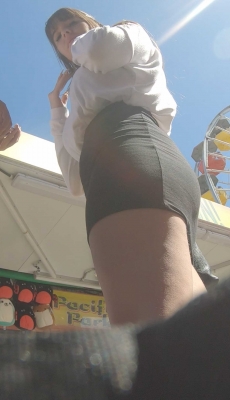 黑色包臀超短裙OL金发美女性感白腿丰臀[MP4/167M]