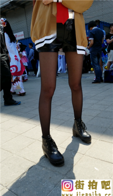 4K-皮短裙黑丝妹子cosplay2[MP4/580M]