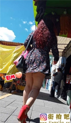 街拍花连衣裙红色高跟少妇性感白腿[MP4/149M]