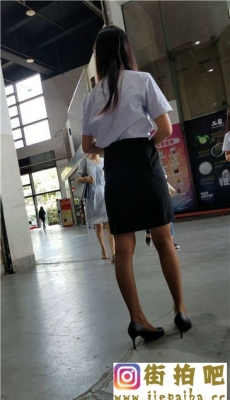 4K-发传单的黑色包臀短裙裙黑丝高跟ol美女[MP4/620M]
