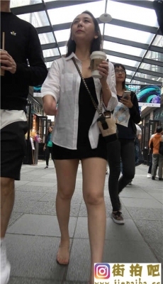4K-街拍黑色连衣包臀短裙高跟性感白腿美女[MP4/2.94G]