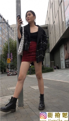 4K-红色牛仔包臀短裙极品性感美腿美女[MP4/1.65G]