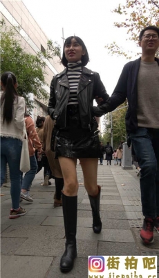 4K-性感黑色包臀皮短裙极品白皙长腿长靴高跟美女[MP4/1.29G]