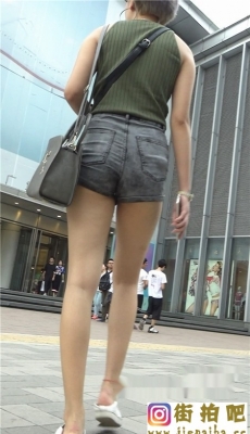 很有气质的长腿热裤美女[MP4/607MB]
