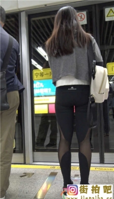 4K-跟拍性感黑色瑜伽裤美女座地铁 第二季[MP4/1.32G]