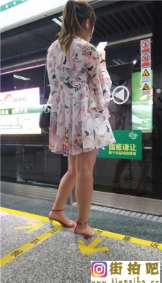 4K-连衣短裙凉鞋高跟白腿OL美眉[MP4/256M]