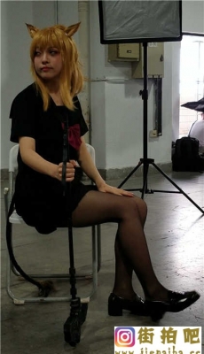 4K-黑色短裙高跟黑丝金发cosplay小妹[MP4/853M]