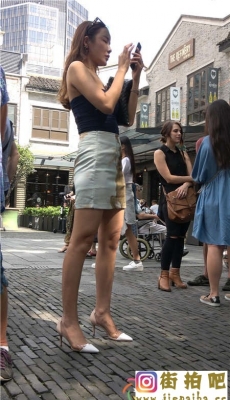 4K-街拍性感抹胸装花短裙高跟美腿美女 第一季[MP4/2.3G]