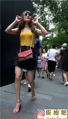 4K-街拍黑色超短裙高跟极品性感长腿美女[MP4/1.08G]