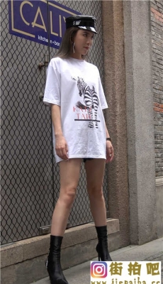 4K-性感黑色蕾丝热裤极品大长腿高跟街拍美女拍照[MP4/3.89G]