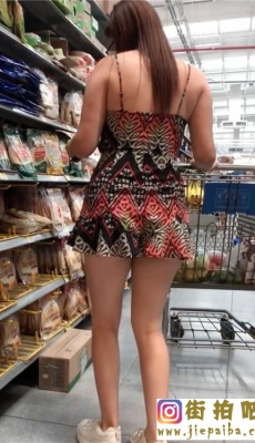 超市购物的花连体短裤长发少妇[MP4/147M]