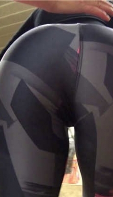 个性图案打底裤少妇性感圆润翘臀[MP4/508M]