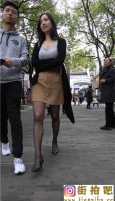 4K-街拍性感短裙长腿黑丝高跟美女[MP4/466M]