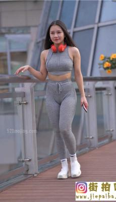 4K-灰色瑜伽裤美臀小姐姐 套图+视频 1[MP4/7.45G]
