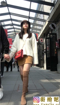 4K-棕色性感包臀短裙极品白皙长腿长靴漂亮美女[MP4/826M]