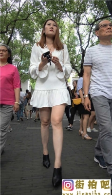 4K-极品白色连衣超短裙肉色美腿性感身材美女[MP4/969M]