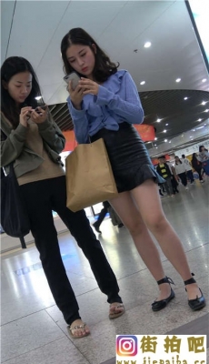 4K-地铁站跟拍黑色包臀皮裙性感白皙美腿OL美女 二[MP4/1.1G]